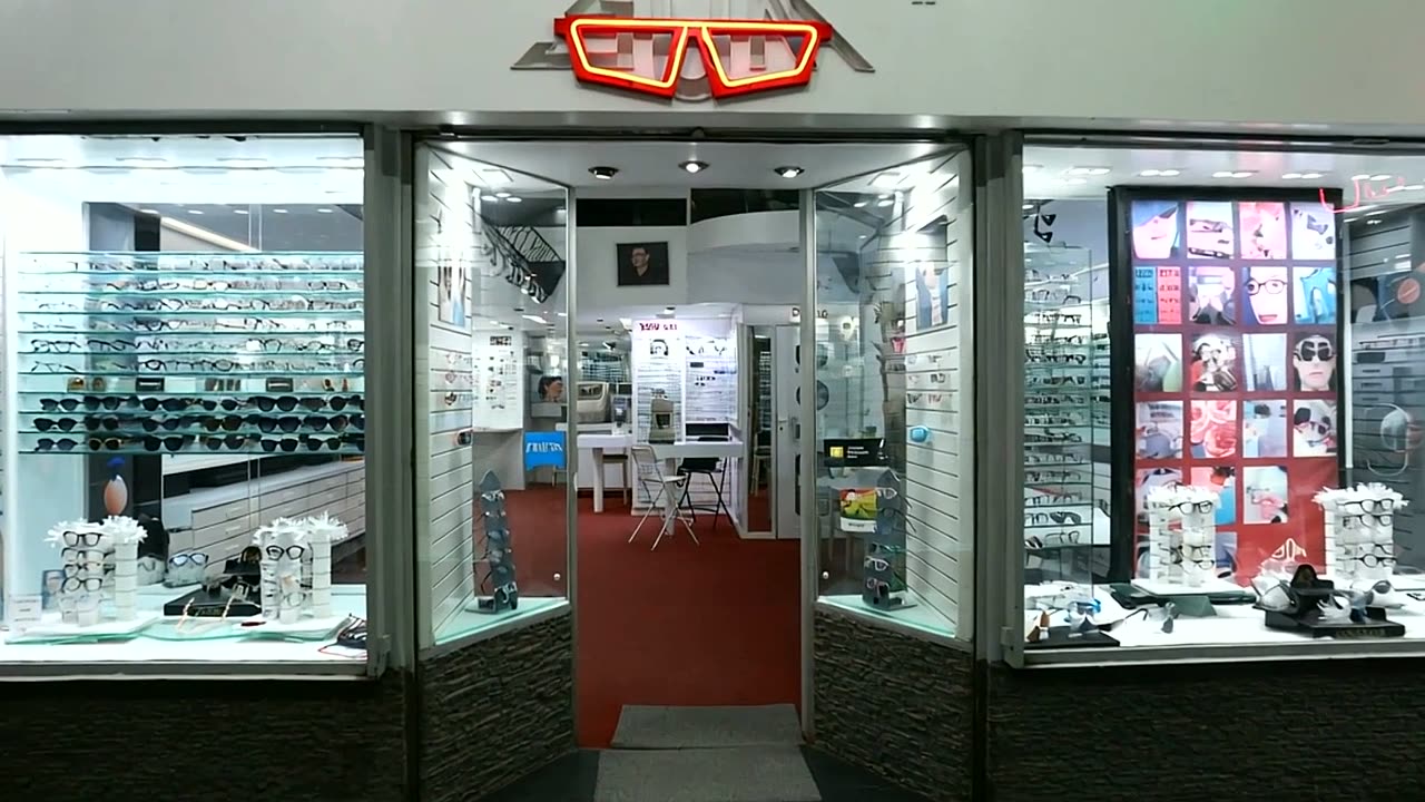 Boutique TagOptic à Casablanca : montures, vitrines et espace de conseil